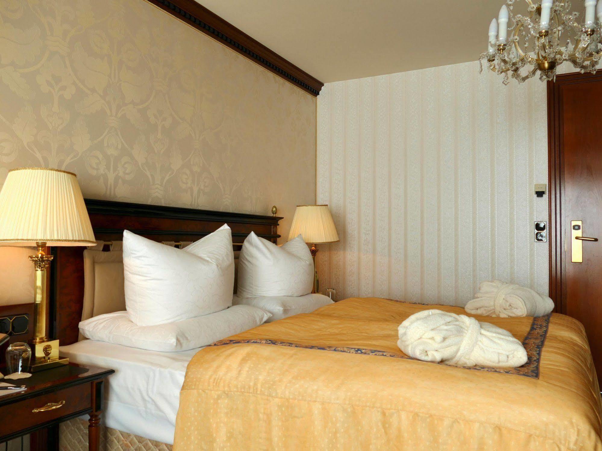 Seetelhotel Ahlbecker Hof Heringsdorf  Extérieur photo A room at the hotel